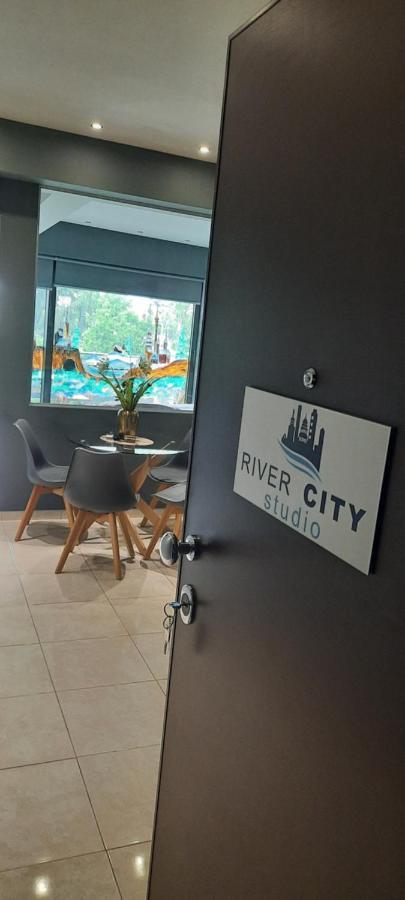 River City Studio Larissa Exteriör bild